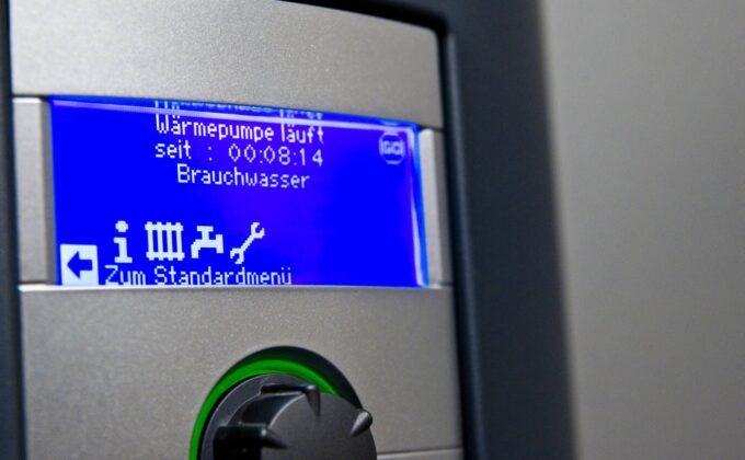 Control panel of a modern heat pump device with service water function active. The display is in German.|Number of heat pumps sold per 1