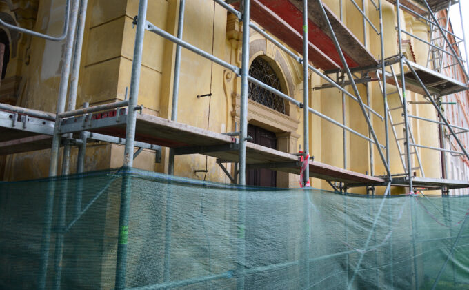 scaffolding on outside of building in czech republic
