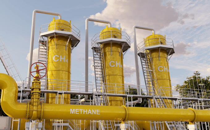 Yellow pipes marked 'biomethane'.